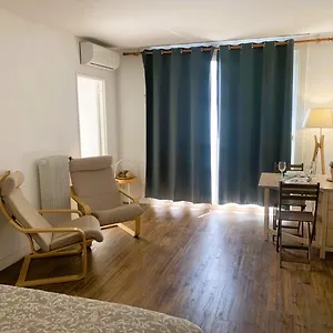 Homely Place Near Vieux Port Appartement